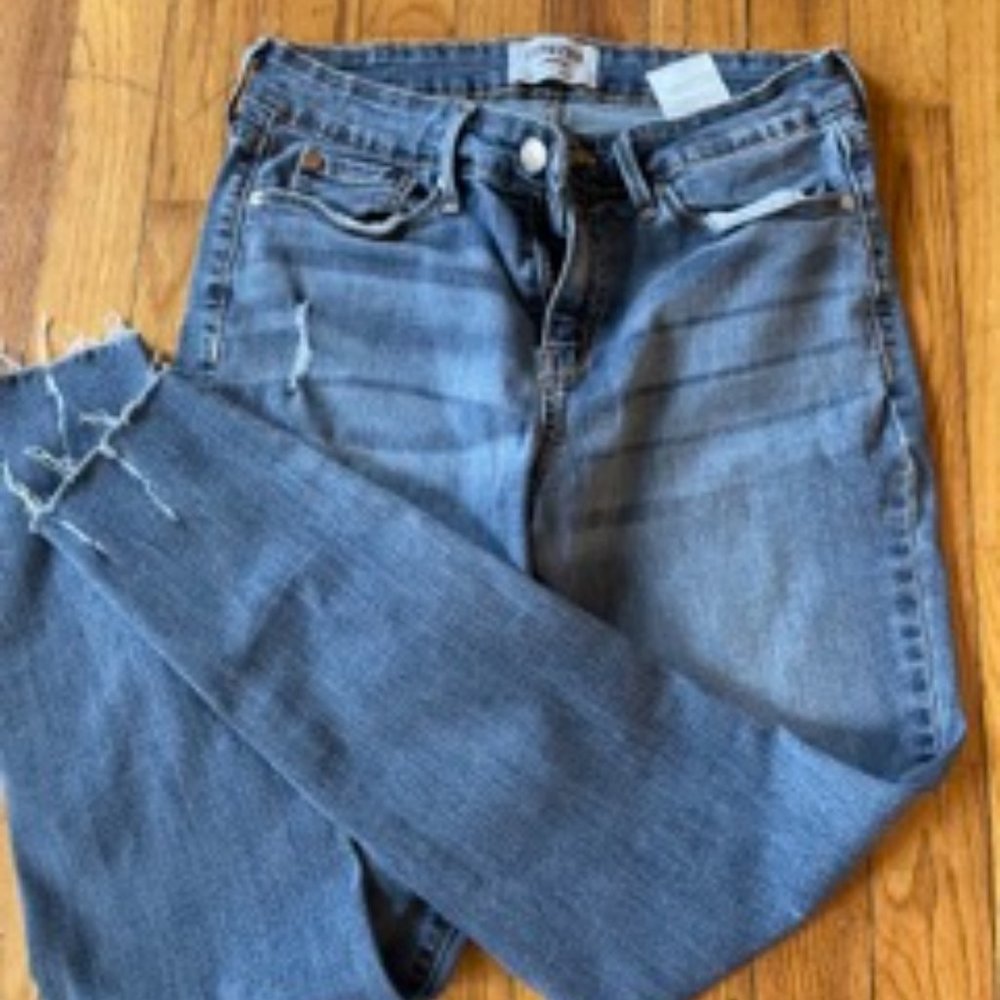 Denizen Levis Mid Rise Skinny jeans size 6 short